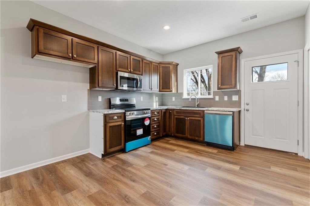 840 E Hamblin Street — photo 6