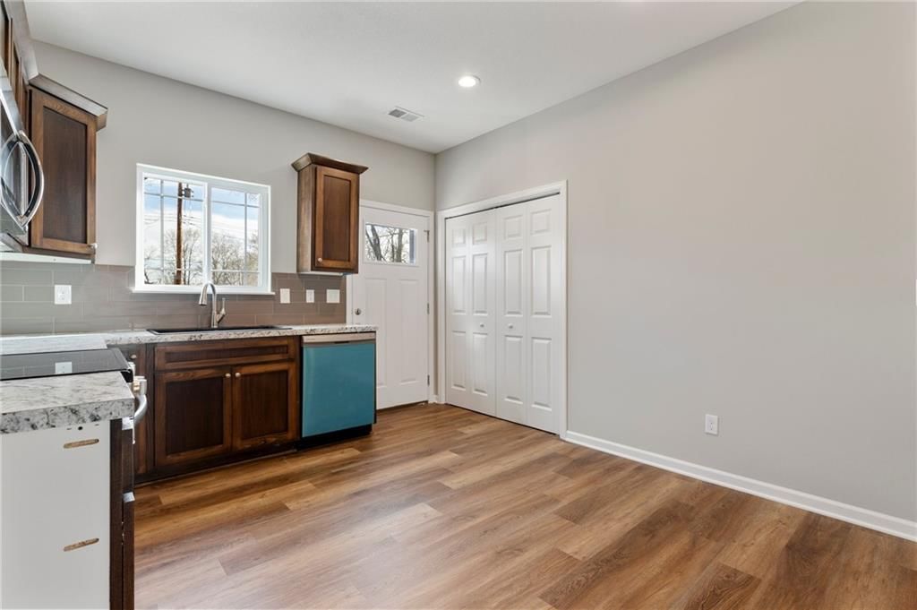 840 E Hamblin Street — photo 9