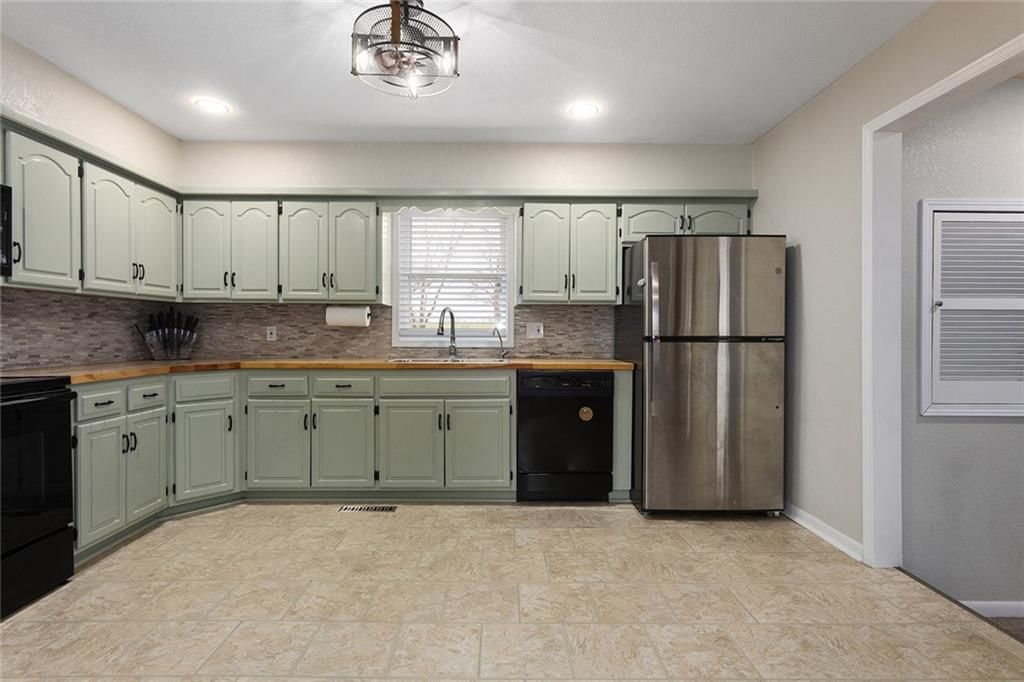 258 S Raum Street — photo 11