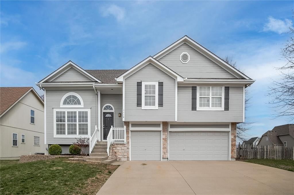 1110 Camelot Drive — photo 3