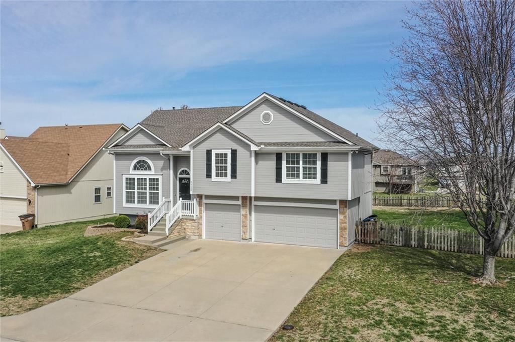 1110 Camelot Drive — photo 34