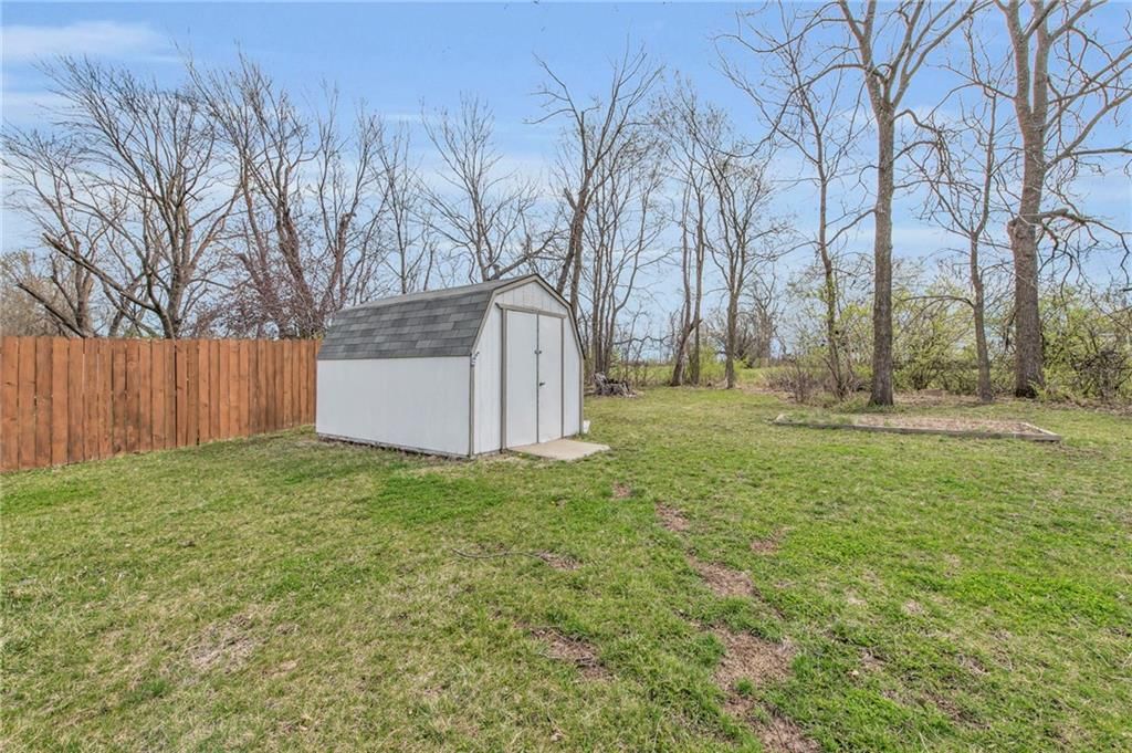 809 Hollis Avenue — photo 25