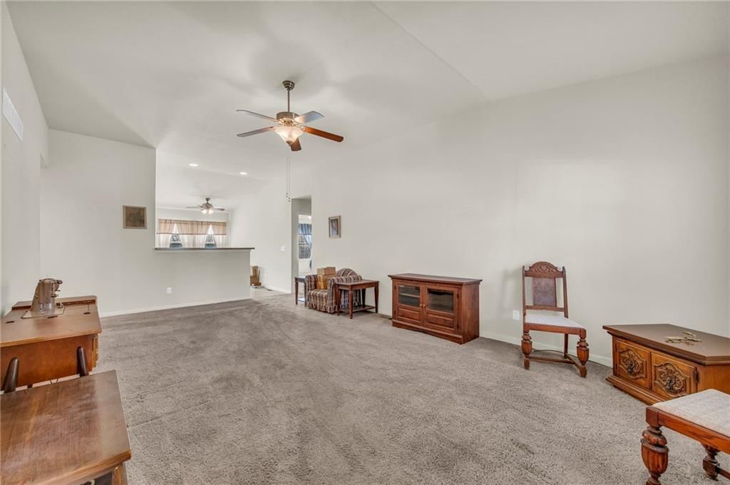 809 Hollis Avenue — photo 5