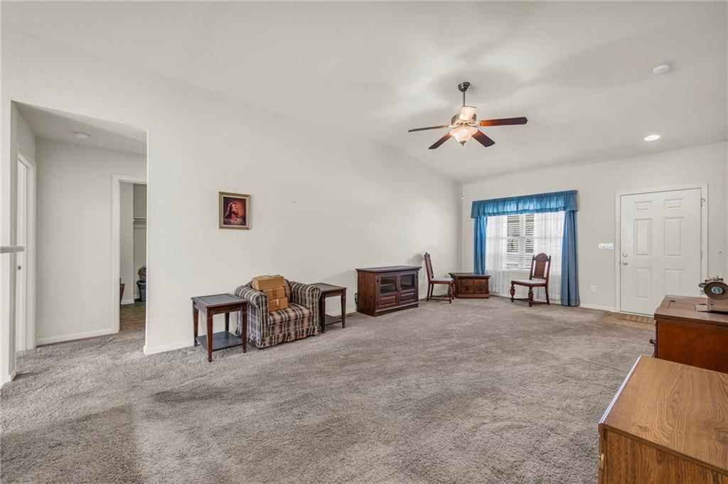 809 Hollis Avenue — photo 7