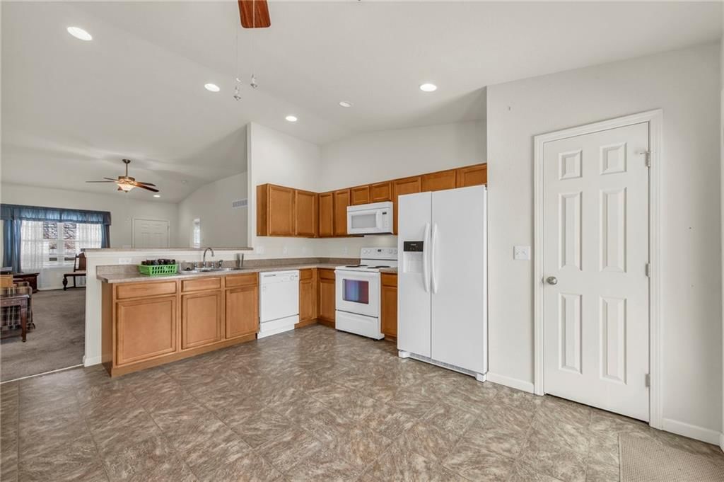 809 Hollis Avenue — photo 9