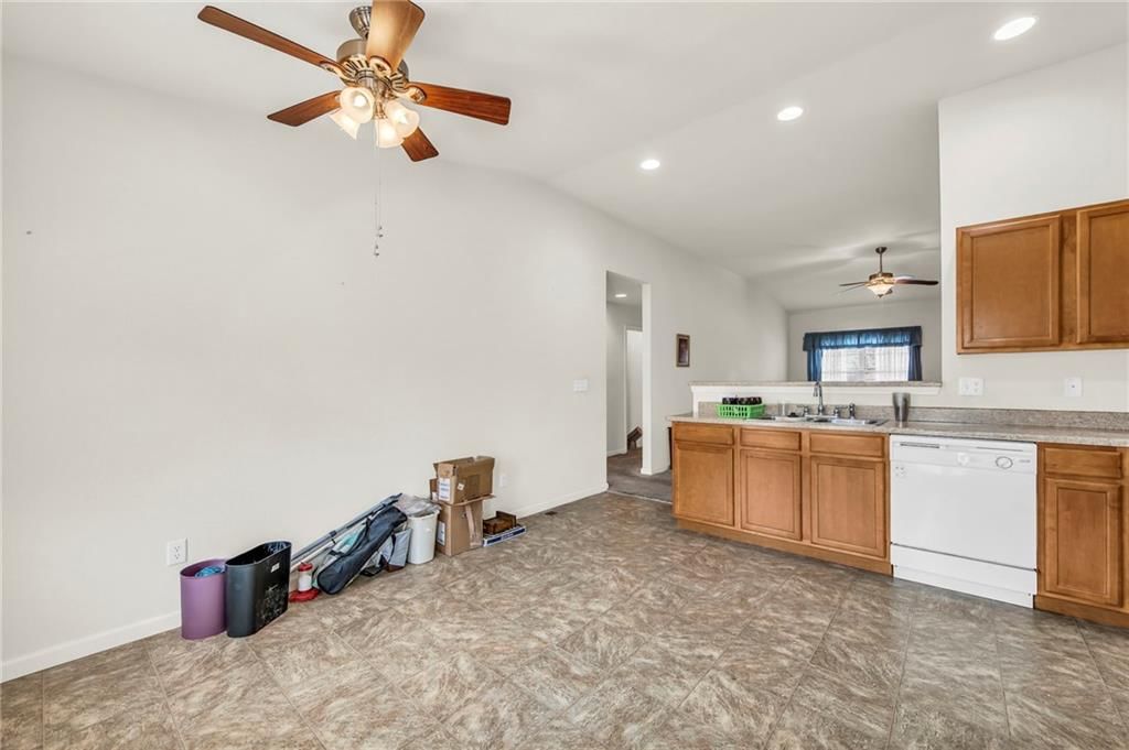 809 Hollis Avenue — photo 10