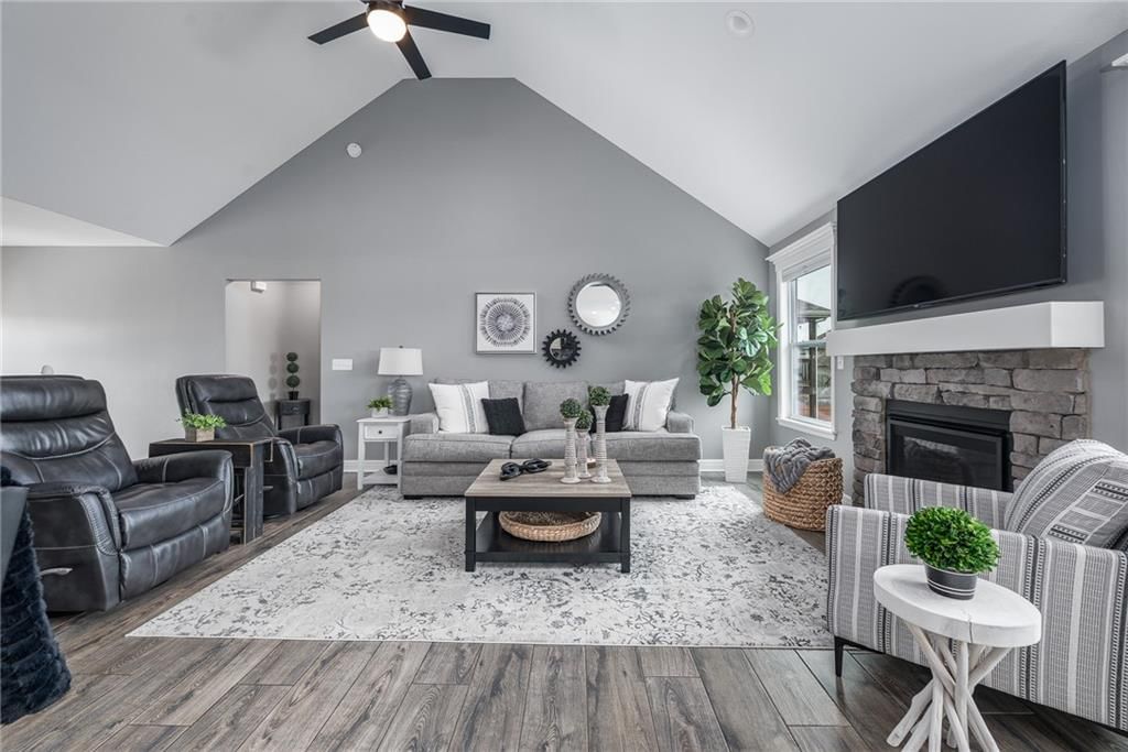 2710 E Locust Court — photo 9