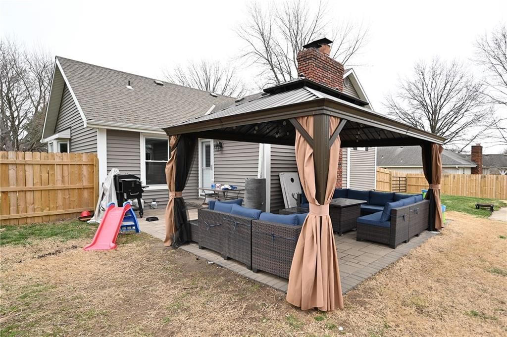 406 Woodcrest Drive — photo 28