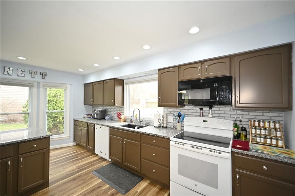 406 Woodcrest Drive — photo 6