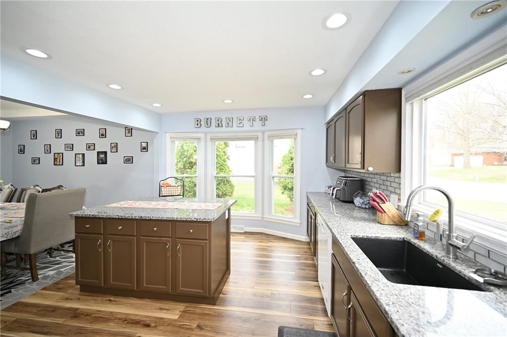 406 Woodcrest Drive — photo 9