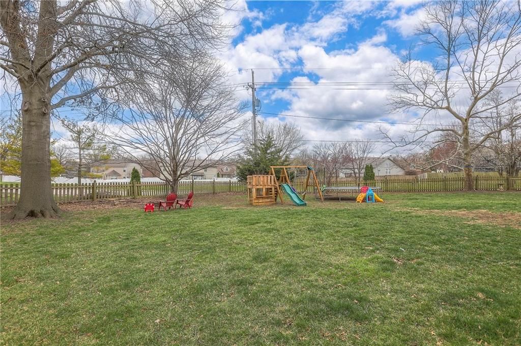 2309 NE SPRINGBROOK Street — photo 38