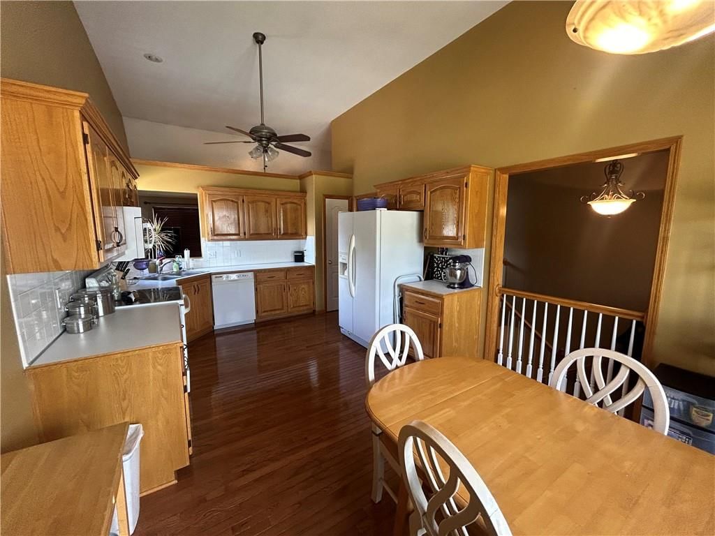 513 Fountain Hills Drive — photo 2