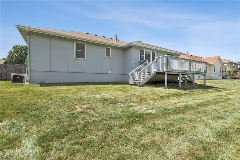 211 Dawn Avenue — photo 31