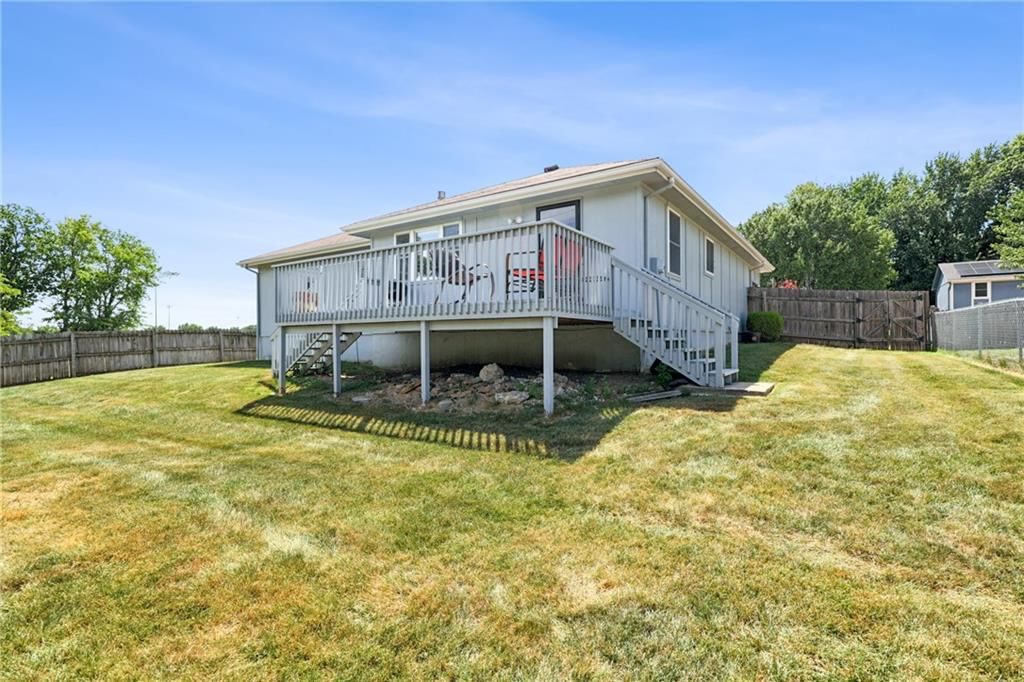 211 Dawn Avenue — photo 32