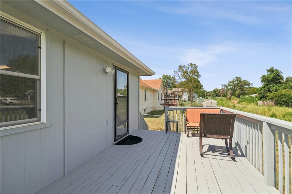 211 Dawn Avenue — photo 34