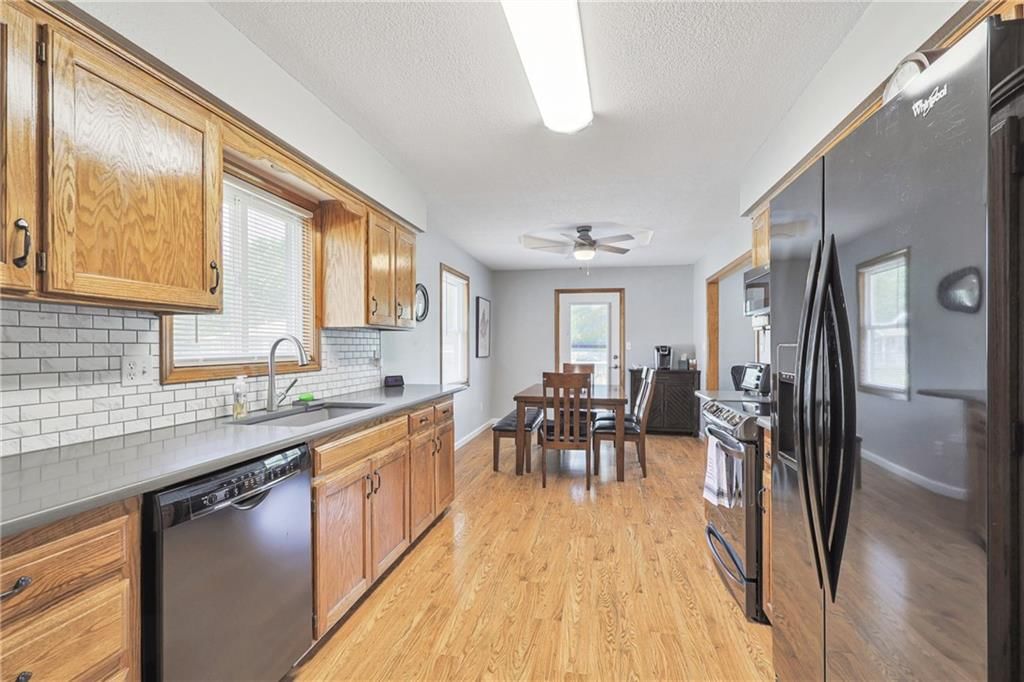 211 Dawn Avenue — photo 9