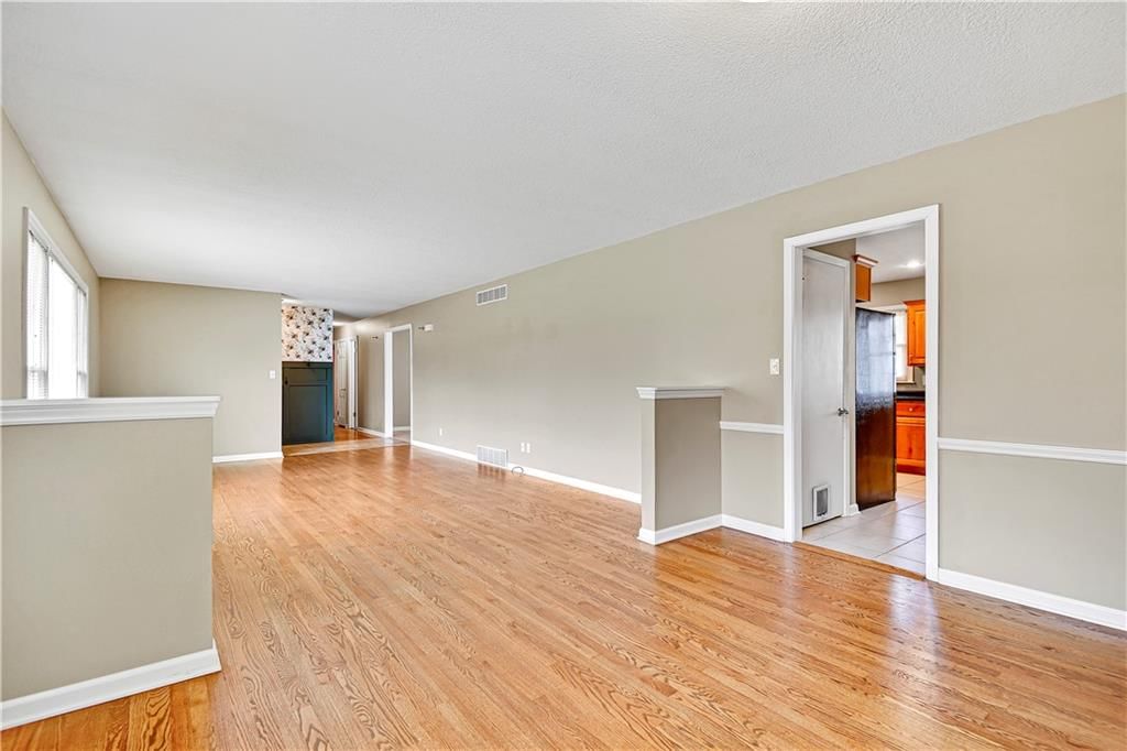 9200 E Linwood Boulevard — photo 11