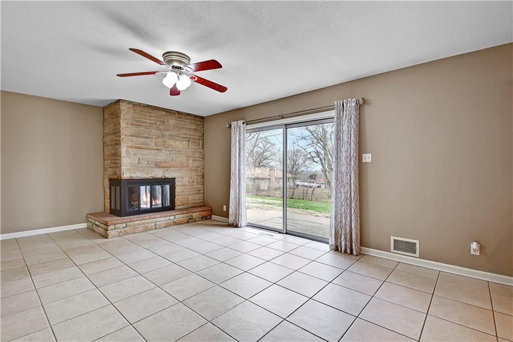 9200 E Linwood Boulevard — photo 16