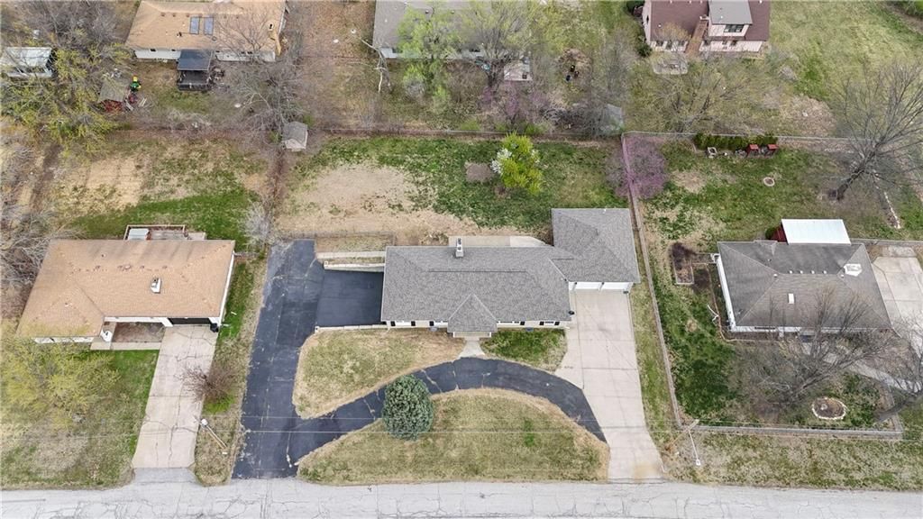 9200 E Linwood Boulevard — photo 27