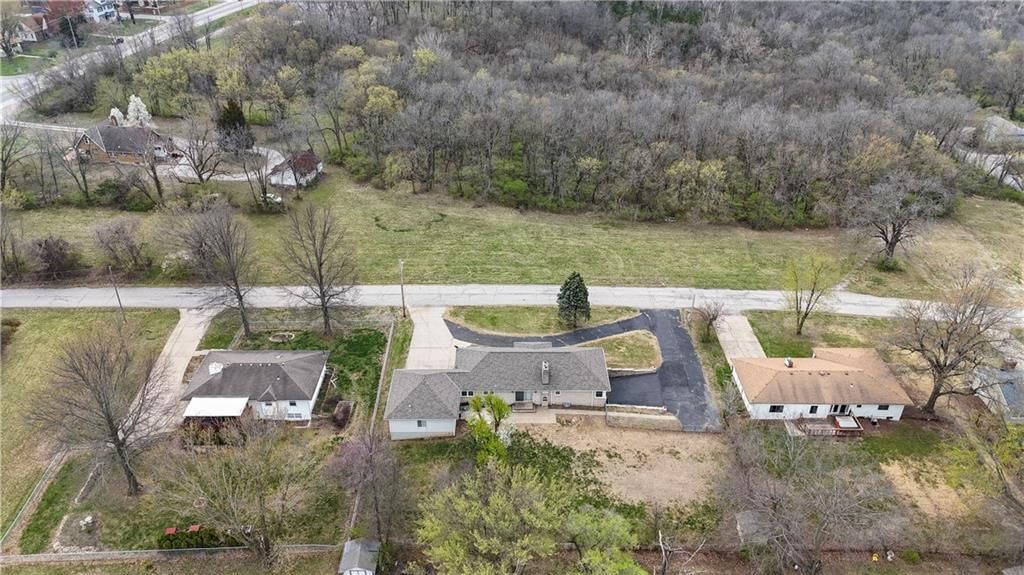 9200 E Linwood Boulevard — photo 29