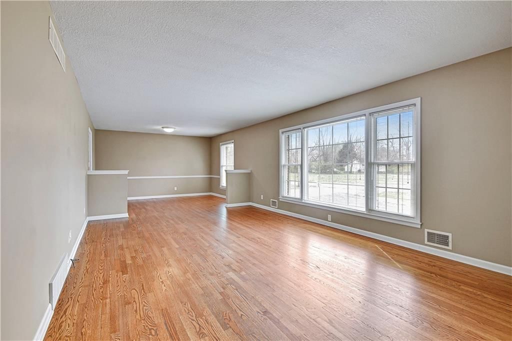 9200 E Linwood Boulevard — photo 7