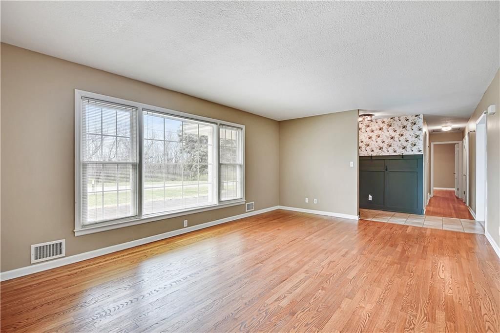9200 E Linwood Boulevard — photo 9