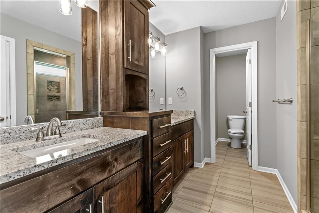 636 SW Gateway Court — photo 16