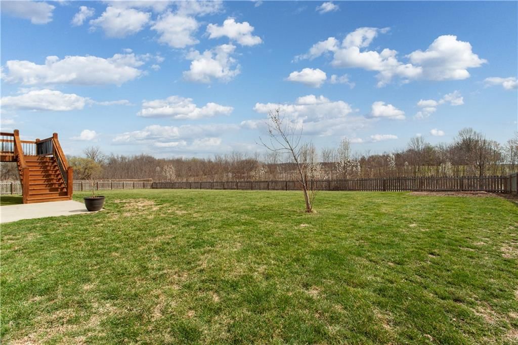 636 SW Gateway Court — photo 30