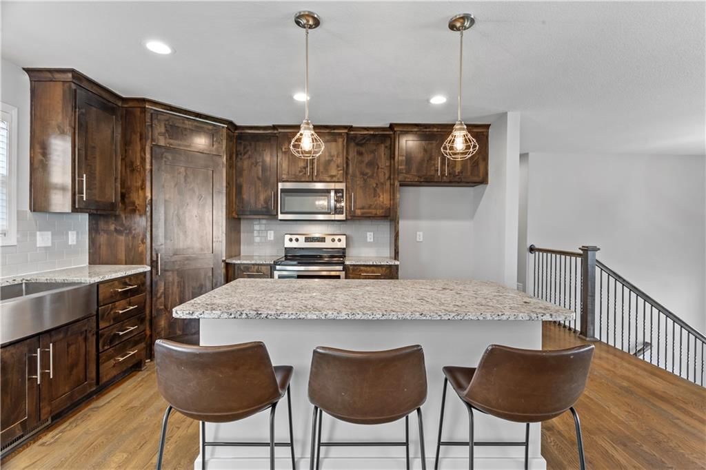 636 SW Gateway Court — photo 7