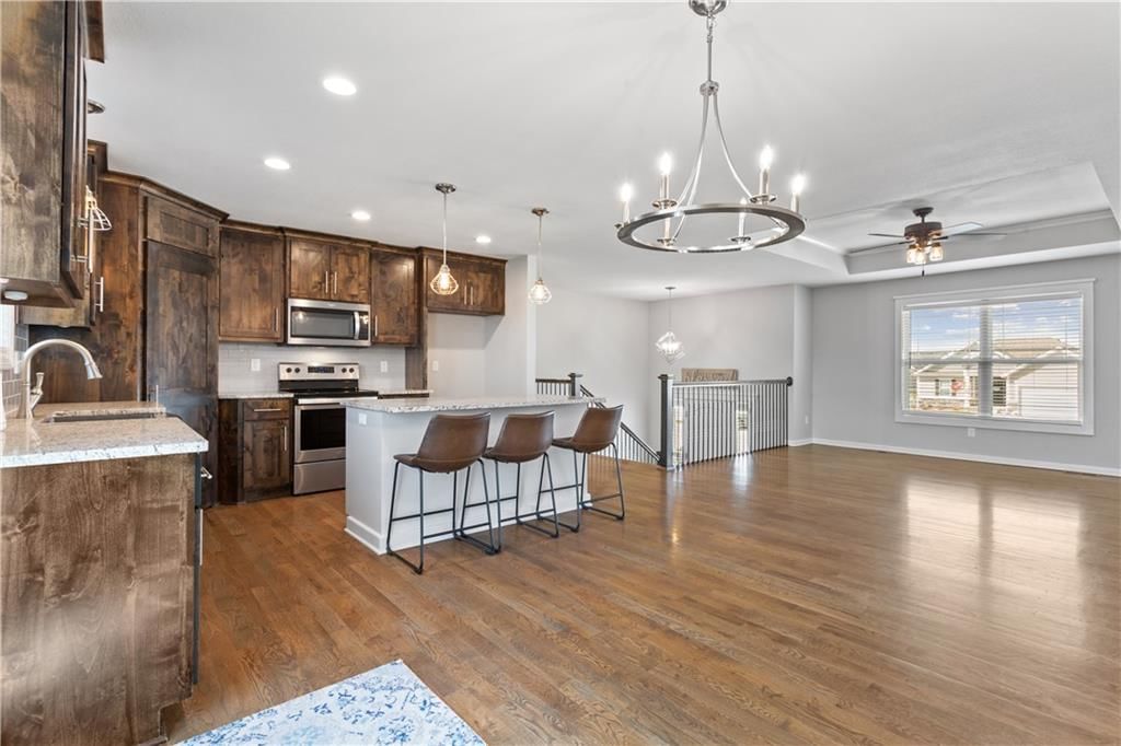 636 SW Gateway Court — photo 8