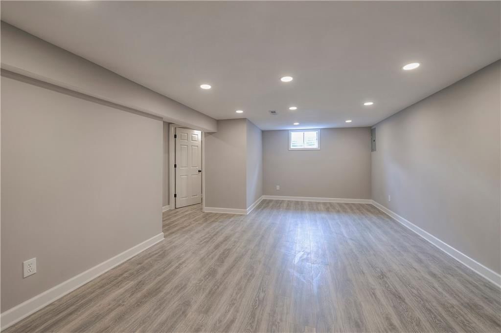 102 London Way — photo 29