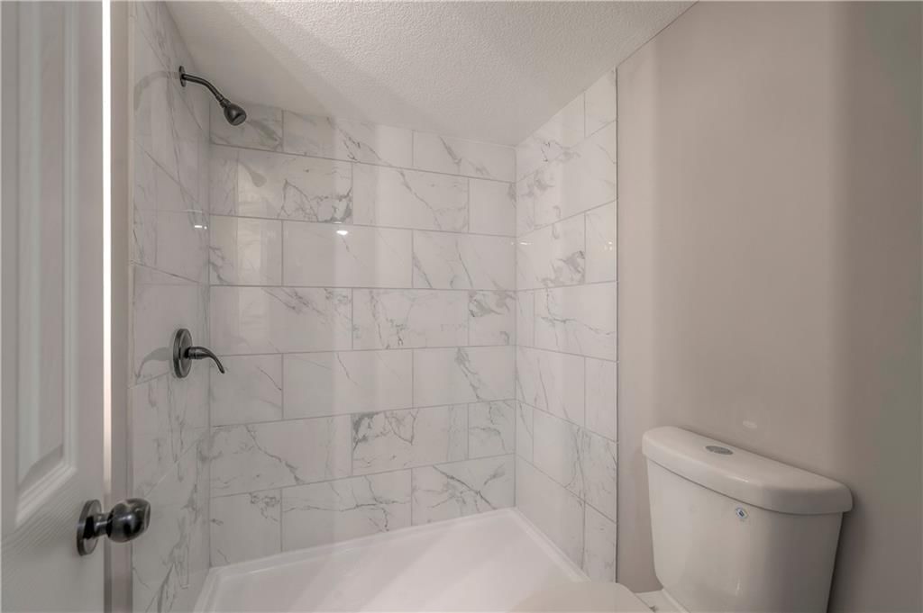 102 London Way — photo 35
