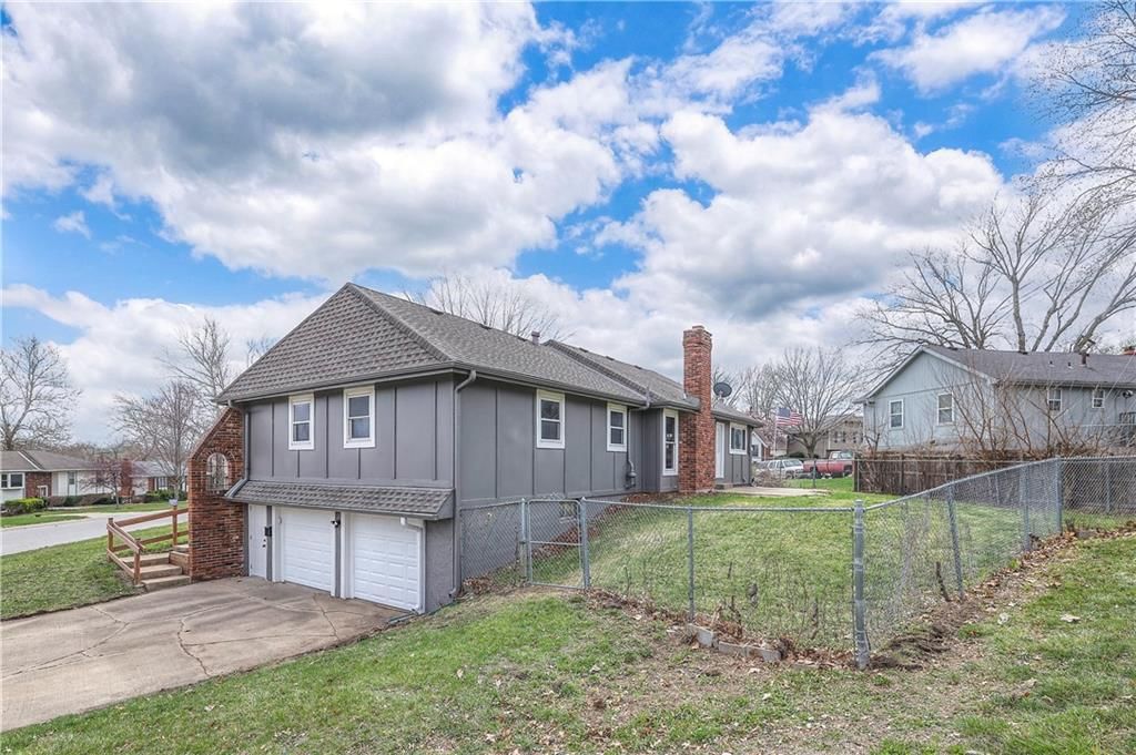 102 London Way — photo 38