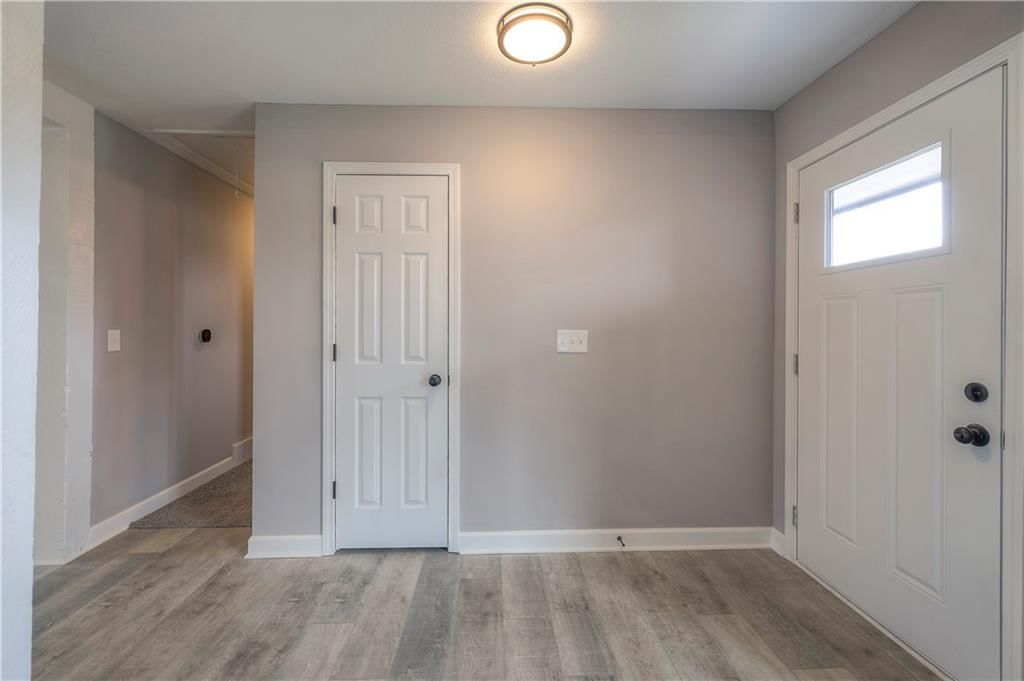 102 London Way — photo 5