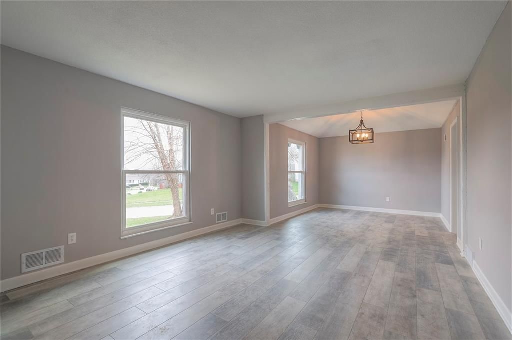 102 London Way — photo 6