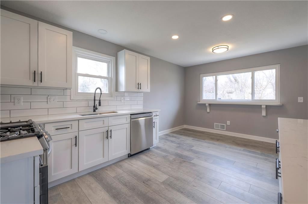 102 London Way — photo 10