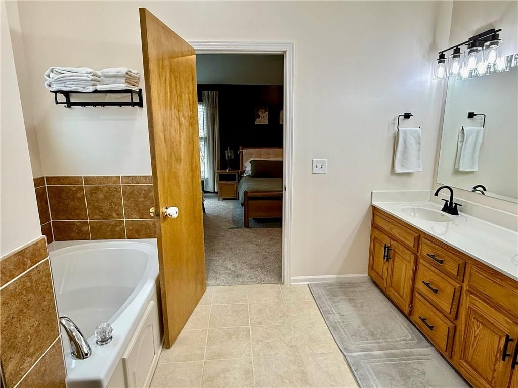 5165 Lakecrest Drive — photo 18