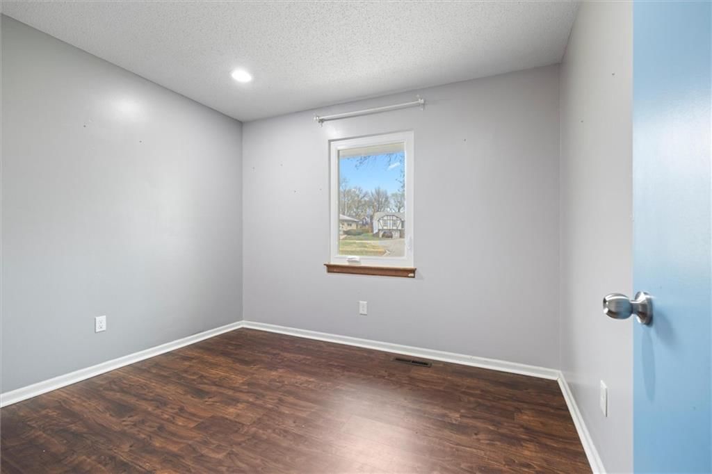 8005 Sunset Circle — photo 10