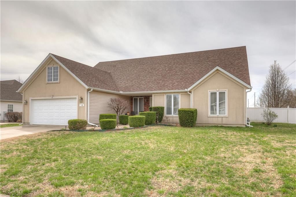 1102 Cedar Crest Drive — photo 2
