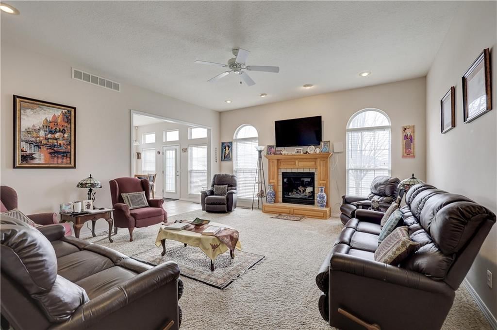 1102 Cedar Crest Drive — photo 3