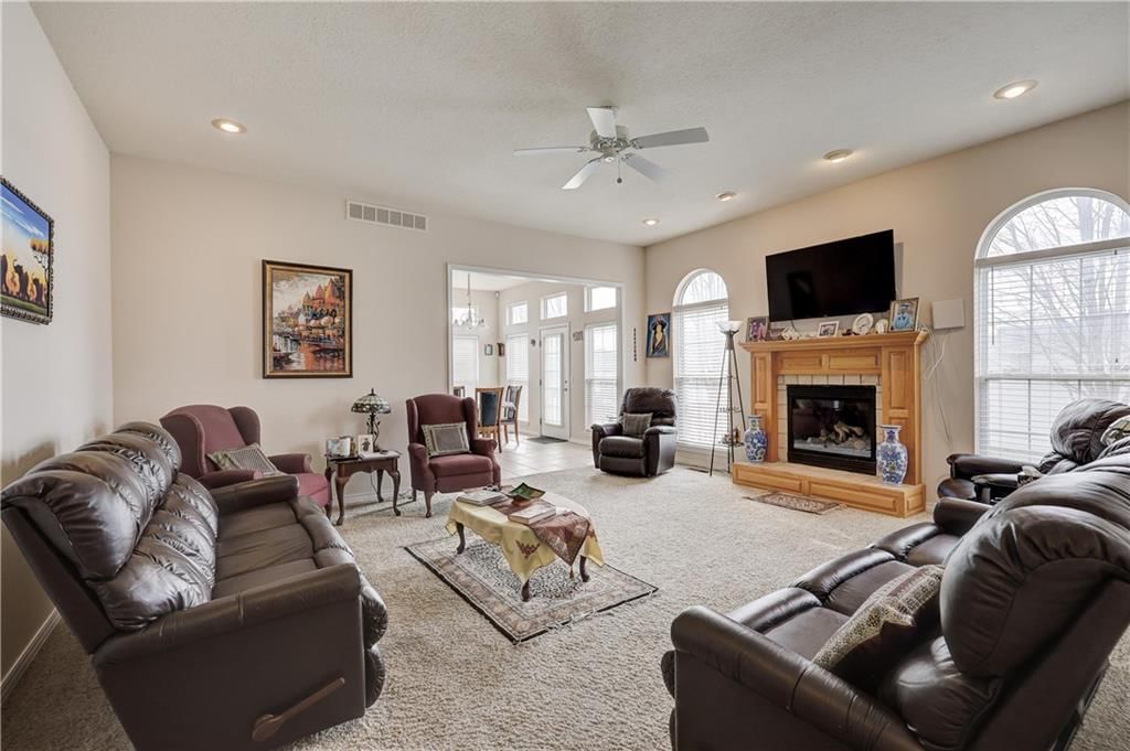 1102 Cedar Crest Drive — photo 4