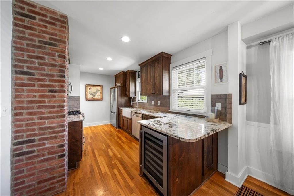 4920 Bell Street — photo 11