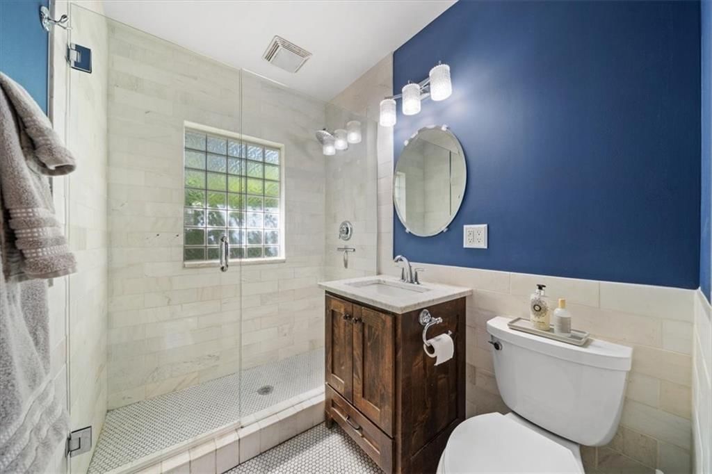 4920 Bell Street — photo 17