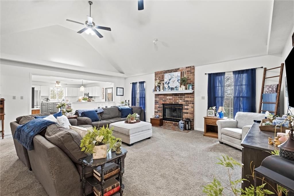 1704 Jayhawk Drive — photo 3