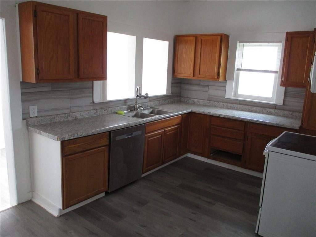 309 Carr Street — photo 9