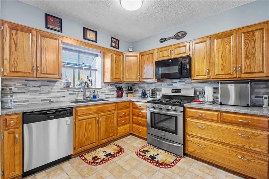4012 NE Brooktree Lane — photo 11