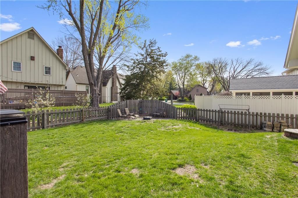 4012 NE Brooktree Lane — photo 36