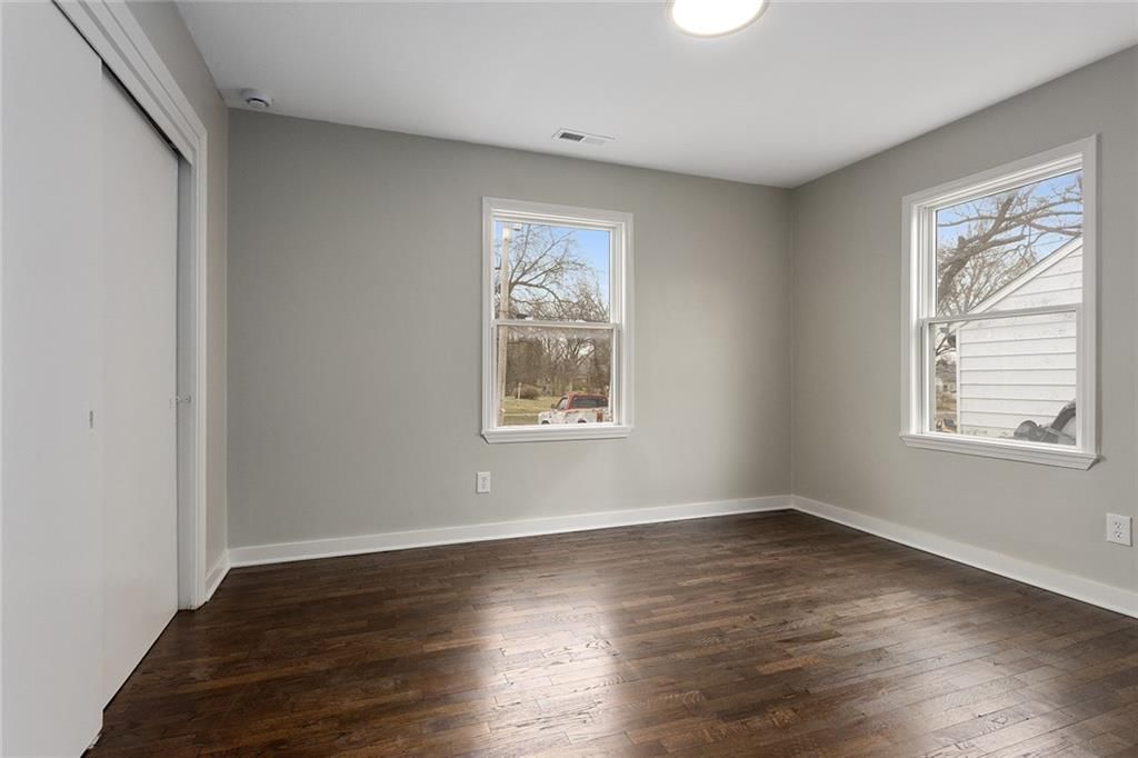 316 E 13th Street — photo 13