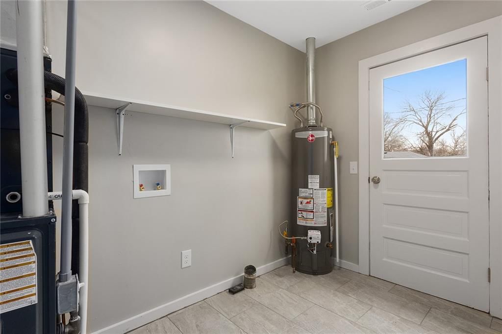 316 E 13th Street — photo 15
