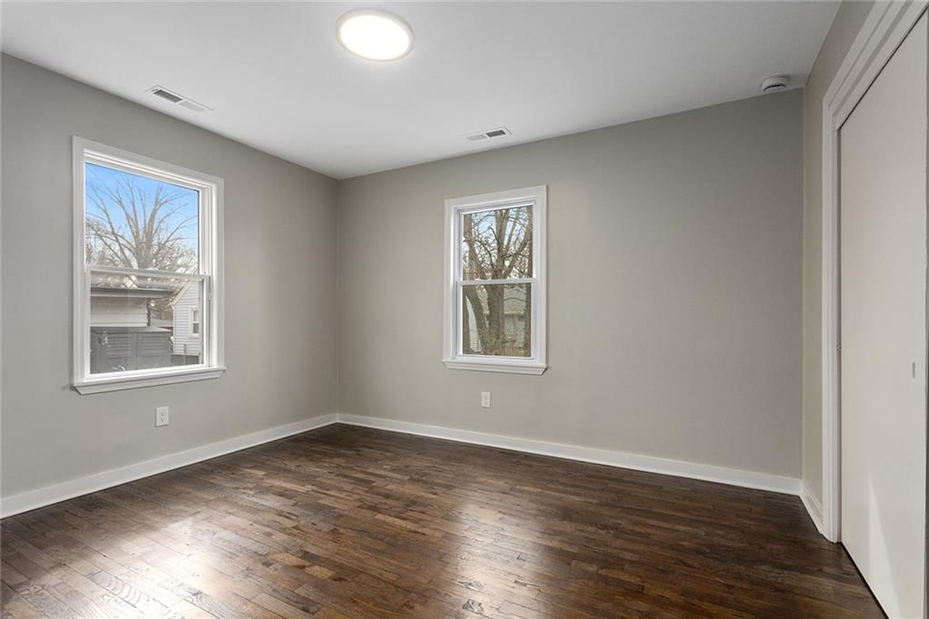 316 E 13th Street — photo 10